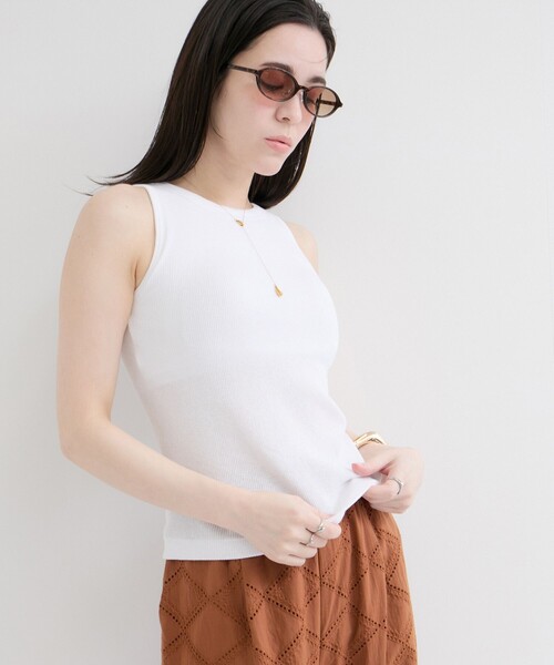 HANES(ヘインズ)の「【Hanes/ヘインズ】カップ付アメリカンスリーブタンクトップ(タンクトップ・レディース・ホワイト/レンガ/ブラック・FREE)」の2枚目の写真