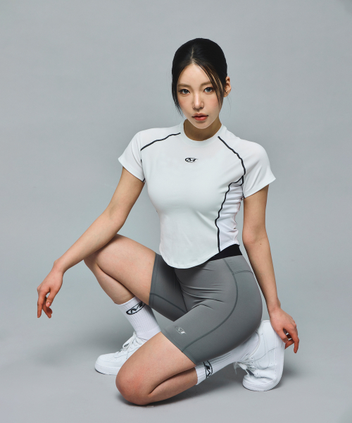 MIHAK(ミハク)の「シンボルロゴアクティブショートスリーブ(ホワイト)(Tシャツ/カットソー・レディース・その他・1/2)」の6枚目の写真
