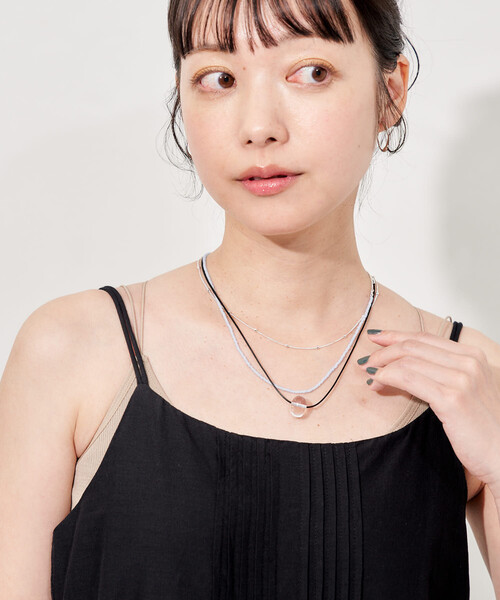 FREAK'S STORE（フリークスストア）の「マルチウェイ レイヤーネックレス/ビーズネックレス/ペンダントネックレス（ネックレス・レディース・ブルー/オフホワイト・ONE SIZE）」の4枚目の写真