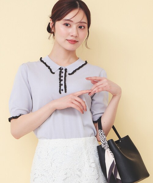 index(インデックス)の「ミニフリル衿付きポロニット【洗濯機OK/抗ピル】(ニット/セーター・レディース・ライトベージュ/オフホワイト/パープル・36/38/40)」の3枚目の写真