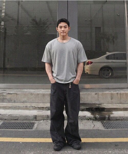 PHERMENON（フェルメノン）の「オーバーサイズ Uネック 無地 半袖Tシャツ - グレー（Tシャツ/カットソー・メンズ・グレー・1/2）」の9枚目の写真