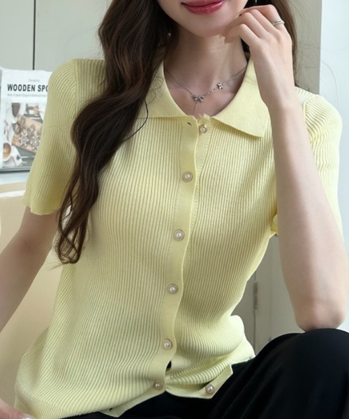 Ada.（エイダ）の「ポロカラー フロントボタン 半袖 リブ カットソー（ポロシャツ・レディース・イエロー/グレー/ブルー/アイボリー・FREE）」の4枚目の写真