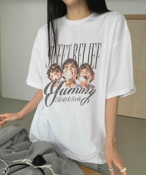 Lis ardent(リスアルダン)の「ヴィンテージ風グラフィック綿100%Tシャツ / オーバーサイズ / ロックプリント / ユニセックス(Tシャツ/カットソー・レディース・ホワイト・M/L)」の1枚目の写真