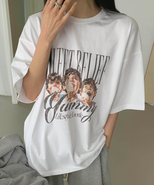 Lis ardent(リスアルダン)の「ヴィンテージ風グラフィック綿100%Tシャツ / オーバーサイズ / ロックプリント / ユニセックス(Tシャツ/カットソー・レディース・ホワイト・M/L)」の3枚目の写真