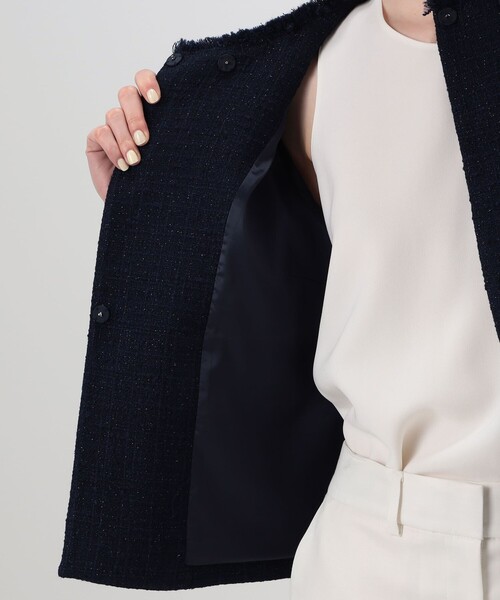 BALLSEY(ボールジィ)の「ラメブッチャーツイード セミダブルクルーネックジャケット(ノーカラージャケット・レディース・ネイビー・34/36/38)」の6枚目の写真