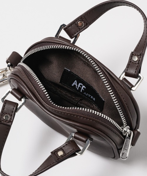 AFF AIVER(エイエフエフアイバー)の「AFF AIVER ボストンバッグチャーム(ボストンバッグ・メンズ・ダークブラウン/ブラック/オフホワイト・FREE)」の4枚目の写真