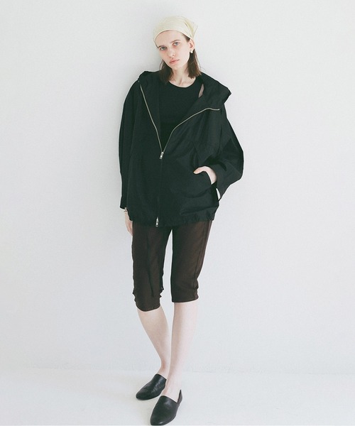 CLANE（クラネ）の「CRINKLED SHEER NYLON ZIP UP HOODIE（パーカー・レディース・ブラック/ベージュ・2/1）」の5枚目の写真