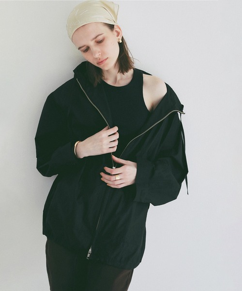CLANE（クラネ）の「CRINKLED SHEER NYLON ZIP UP HOODIE（パーカー・レディース・ブラック/ベージュ・2/1）」の7枚目の写真