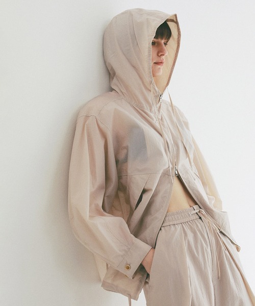 CLANE（クラネ）の「CRINKLED SHEER NYLON ZIP UP HOODIE（パーカー・レディース・ブラック/ベージュ・2/1）」の9枚目の写真