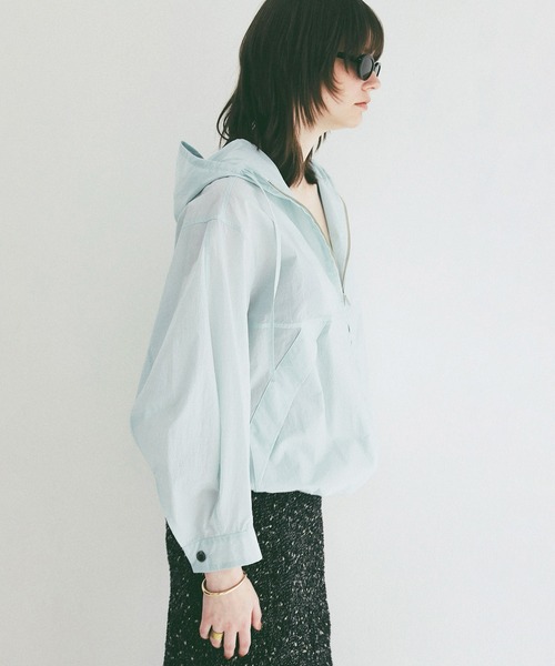 CLANE（クラネ）の「CRINKLED SHEER NYLON ZIP UP HOODIE（パーカー・レディース・ブラック/ベージュ・2/1）」の19枚目の写真