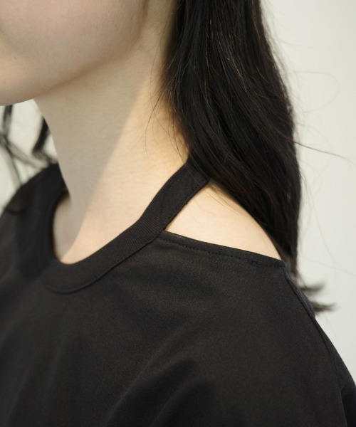 CLANE（クラネ）の「CLANE W FACE NOTCHED RIB OVER TOPS（Tシャツ/カットソー・レディース・ホワイト/ブラック・FREE）」の4枚目の写真