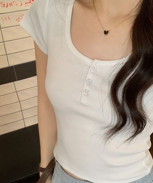 lulufa(ルルファ)の「ヘンリーネックTシャツ 半袖 リブ ベーシックT(Tシャツ/カットソー・レディース・ホワイト/ブラック/グレー・FREE)」の6枚目の写真