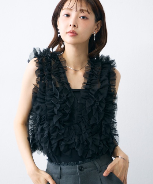 krahe（クレーエ）の「チュールフリルボリュームベスト（Tシャツ/カットソー・レディース・グレー/ブラック・FREE）」の3枚目の写真
