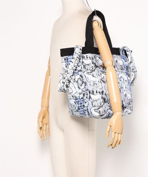 Vivienne Westwood(ヴィヴィアンウエストウッド)の「RUNNER HOLDALL MEDIUM(ショルダーバッグ・レディース・ブルー系その他・FREE)」の6枚目の写真