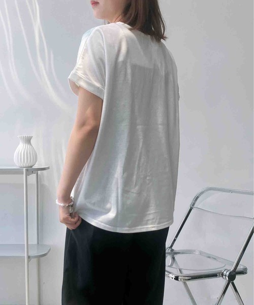 AS KNOW AS plus(アズノゥアズプラス)の「〇袖ロールアップ タック入りアートTシャツ(Tシャツ/カットソー・レディース・ホワイト系/ホワイト系1/オートミール/ホワイト系その他・FREE)」の7枚目の写真