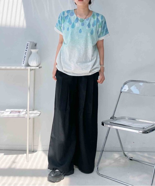 AS KNOW AS plus(アズノゥアズプラス)の「〇袖ロールアップ タック入りアートTシャツ(Tシャツ/カットソー・レディース・ホワイト系/ホワイト系1/オートミール/ホワイト系その他・FREE)」の15枚目の写真