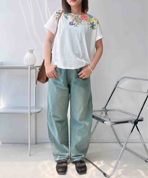 AS KNOW AS plus(アズノゥアズプラス)の「〇袖ロールアップ タック入りアートTシャツ(Tシャツ/カットソー・レディース・ホワイト系/ホワイト系1/オートミール/ホワイト系その他・FREE)」の18枚目の写真