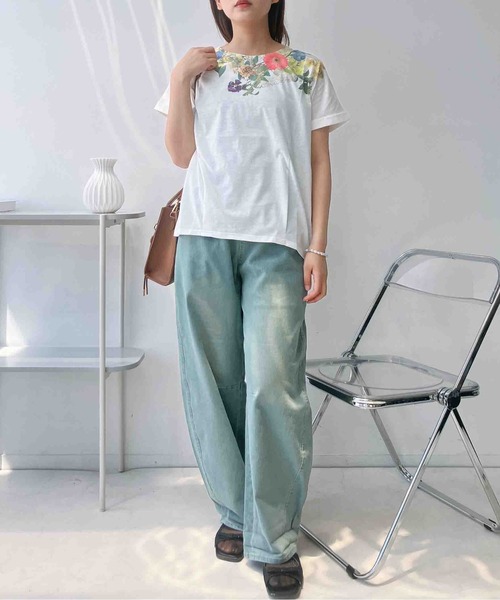 AS KNOW AS plus(アズノゥアズプラス)の「〇袖ロールアップ タック入りアートTシャツ(Tシャツ/カットソー・レディース・ホワイト系/ホワイト系1/オートミール/ホワイト系その他・FREE)」の19枚目の写真