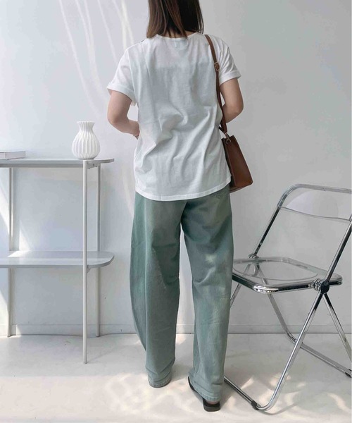 AS KNOW AS plus(アズノゥアズプラス)の「〇袖ロールアップ タック入りアートTシャツ(Tシャツ/カットソー・レディース・ホワイト系/ホワイト系1/オートミール/ホワイト系その他・FREE)」の20枚目の写真