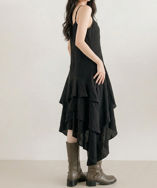 VIVID LADY（ビビッドレディー）の「アシンメトリー ティアード キャミワンピース（ワンピース・レディース・ホワイト/ブラック・FREE）」の3枚目の写真