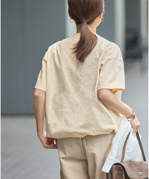 JOURNAL STANDARD(ジャーナルスタンダード)の「《追加2》シャーリングTシャツ(Tシャツ/カットソー・レディース・アイボリー/ネイビー/ブラック系その他・FREE)」の4枚目の写真