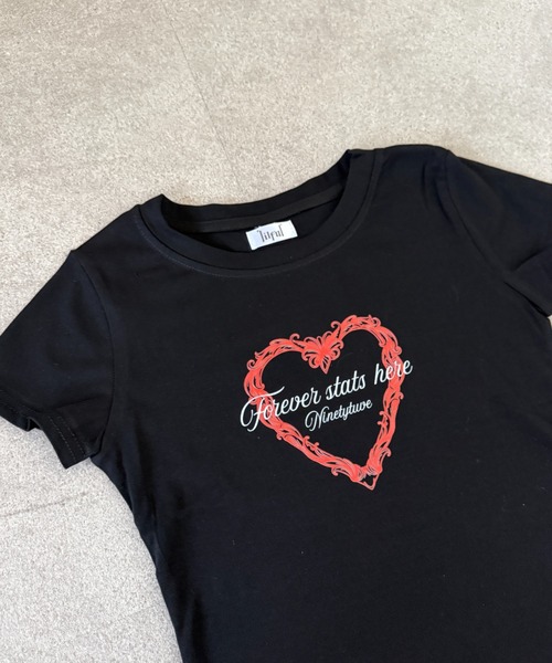 lilful(リルフル)の「【26年春夏新作】フロントハートロゴコンパクト半袖Tシャツ(Tシャツ/カットソー・レディース・ブラック・M/S)」の10枚目の写真