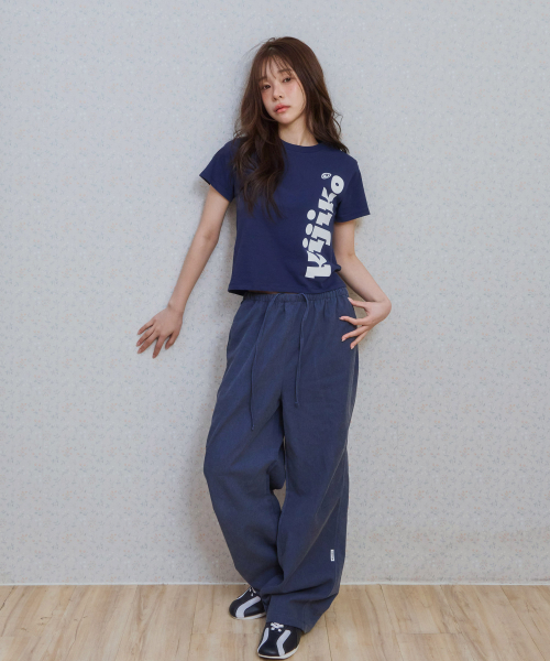 KIJIKO(キジコ)の「ke406. Kijiko Big Logo Semi-Crop Tee Navy(Tシャツ/カットソー・レディース・ネイビー・FREE)」の3枚目の写真