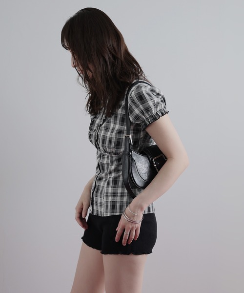 Ulysses(ユリシス)の「チェック柄パフスリーブフリルブラウス(シャツ/ブラウス・レディース・ブラック・F)」の8枚目の写真