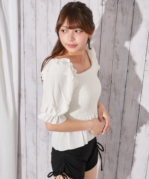 GORGE(ゴージ)の「無地フリルシャーリングブラウス(シャツ/ブラウス・レディース・グレイッシュベージュ/ブラック/アイボリー・F)」の6枚目の写真