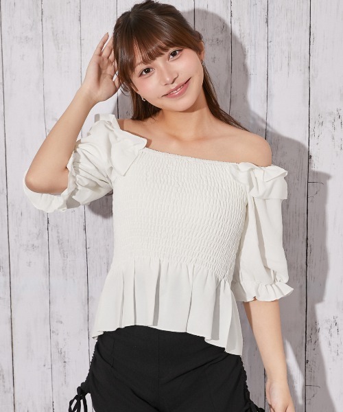 GORGE(ゴージ)の「無地フリルシャーリングブラウス(シャツ/ブラウス・レディース・グレイッシュベージュ/ブラック/アイボリー・F)」の8枚目の写真