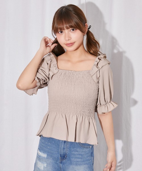 GORGE(ゴージ)の「無地フリルシャーリングブラウス(シャツ/ブラウス・レディース・グレイッシュベージュ/ブラック/アイボリー・F)」の10枚目の写真