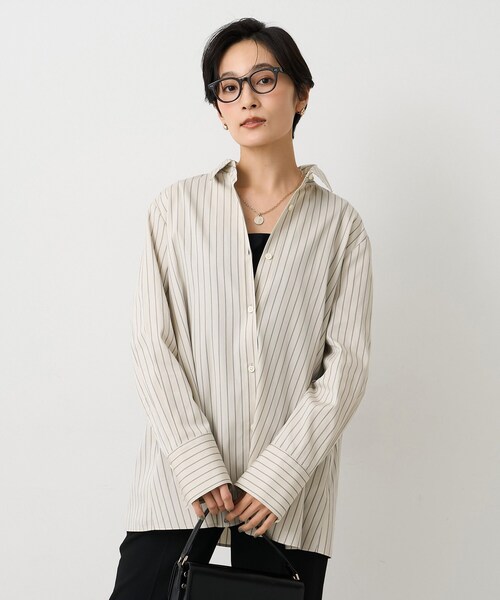 UNTITLED（アンタイトル）の「【コットン100／洗える】コットンブロードAラインシャツ（シャツ/ブラウス・レディース・オフホワイト/ブラック系2/ベージュ系その他5・04/02/00/44/48）」の3枚目の写真