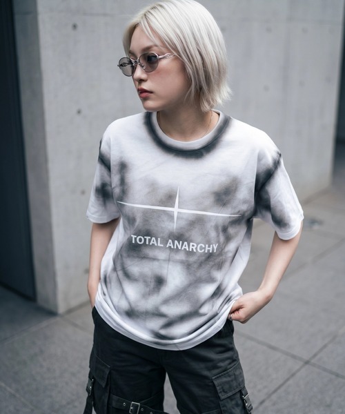 A'gem(エージェム)の「A'GEM/9 × .kom 『A'gem/エージェム』タイダイプリントTシャツ(Tシャツ/カットソー・メンズ・ピンク/ホワイト/ブラック・FREE)」の5枚目の写真