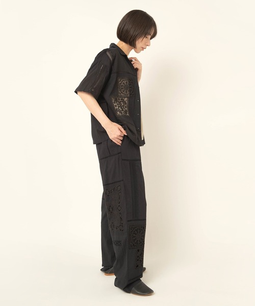 RNA-N(アールエヌエーエヌ)の「B2976 レースパッチワークシャツ(シャツ/ブラウス・レディース・ブラック/キナリ・FREE)」の6枚目の写真