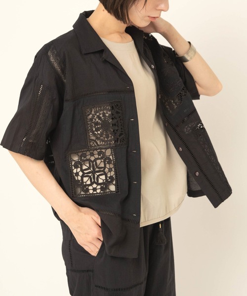 RNA-N(アールエヌエーエヌ)の「B2976 レースパッチワークシャツ(シャツ/ブラウス・レディース・ブラック/キナリ・FREE)」の9枚目の写真