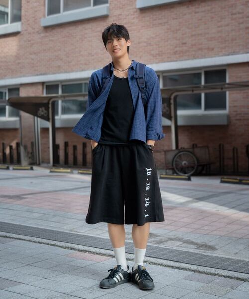 PRINOAR(プリノア)の「カーブドステイトゥルーシングルプリーツバミューダショーツ - ブラック(その他パンツ・レディース・ブラック・SMALL/MEDIUM/LARGE)」の6枚目の写真