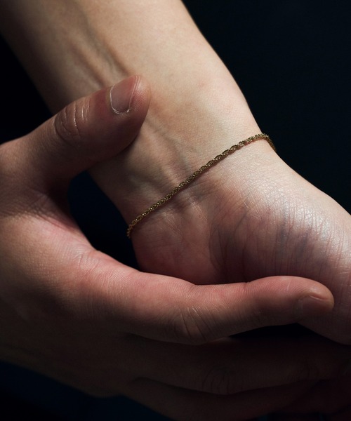 CAMPHOR WOOD(カンファーウッド)の「SILVER 925 TWIST CHAIN BRACELET / シルバー925ツイストチェーンブレスレット(ブレスレット・メンズ・ゴールド/シルバー・フリー)」の12枚目の写真