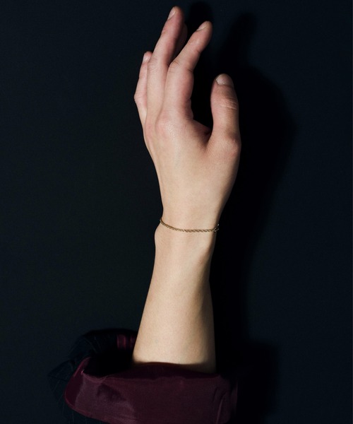 CAMPHOR WOOD(カンファーウッド)の「SILVER 925 TWIST CHAIN BRACELET / シルバー925ツイストチェーンブレスレット(ブレスレット・メンズ・ゴールド/シルバー・フリー)」の13枚目の写真