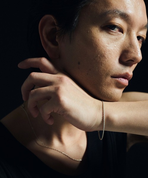 CAMPHOR WOOD(カンファーウッド)の「SILVER 925 TWIST CHAIN BRACELET / シルバー925ツイストチェーンブレスレット(ブレスレット・メンズ・ゴールド/シルバー・フリー)」の22枚目の写真