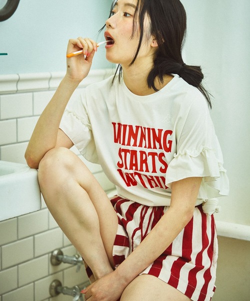 Kappa(カッパ)の「水陸両用フリル半袖Tシャツ(Tシャツ/カットソー・レディース・ブルー/ブラック/オフホワイト・LARGE/X-LARGE/MEDIUM)」の2枚目の写真