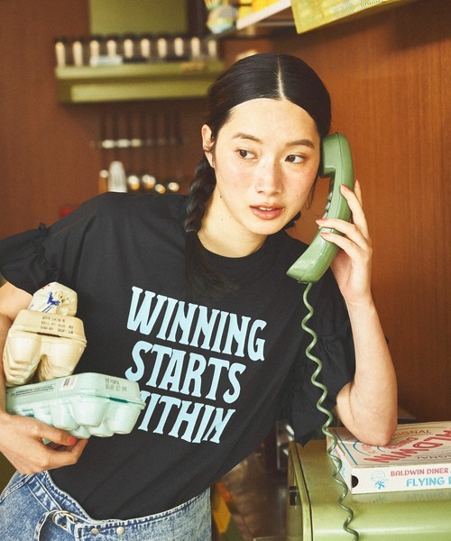 Kappa(カッパ)の「水陸両用フリル半袖Tシャツ(Tシャツ/カットソー・レディース・ブルー/ブラック/オフホワイト・LARGE/X-LARGE/MEDIUM)」の1枚目の写真