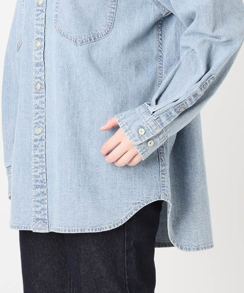 SLOBE IENA(スローブイエナ)の「《シリーズあり/》LEDENIM NOUVEAU BDU デニムシャツ(シャツ/ブラウス・レディース・ネイビー/スカイブルー・FREE)」の6枚目の写真