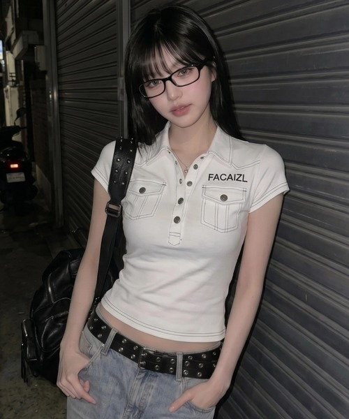.KOM（ドットコム）の「A'GEM/9 × .kom 『.KOM/ドットケーオーエム』STITCH POCKET POLO TEE/ステッチポケットポロTシャツ（その他トップス・レディース・ブラック/ホワイト・M）」の3枚目の写真