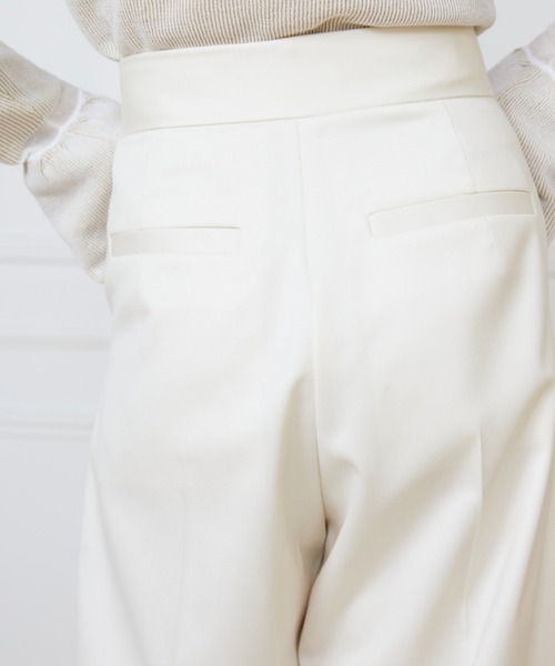 INED(イネド)の「TWシルクストレッチ タックワイドパンツ《la veille by SUPERIOR CLOSET》(その他パンツ・レディース・ネイビー・9号)」の19枚目の写真
