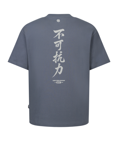 UFC SPORT(ユーエフシー スポーツ)の「UFC フォースマジュール 3.0 リラックスフィット 半袖Tシャツ ダークブルー U2SSX2305DB(Tシャツ/カットソー・メンズ・その他・SMALL/MEDIUM/LARGE/X-LARGE/2XL/3XL)」の4枚目の写真