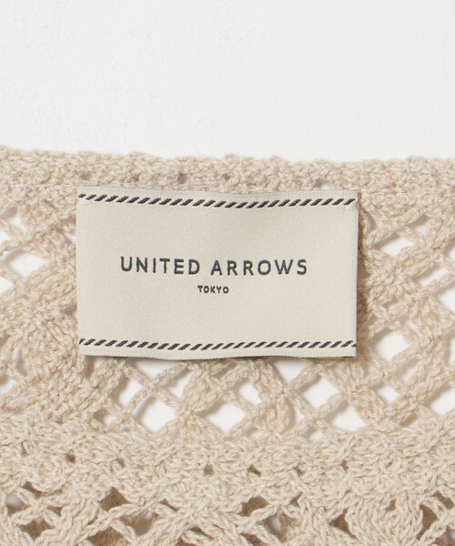 UNITED ARROWS（ユナイテッドアローズ）の「スパンコール エンブロイダリー プルオーバー ニット ‐ウォッシャブル‐（ニット/セーター・レディース・ベージュ/ブラック/オフホワイト・FREE）」の13枚目の写真