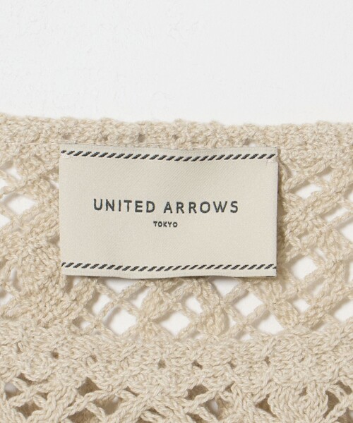 UNITED ARROWS（ユナイテッドアローズ）の「スパンコール エンブロイダリー プルオーバー ニット ‐ウォッシャブル‐（ニット/セーター・レディース・ベージュ/ブラック/オフホワイト・FREE）」の5枚目の写真