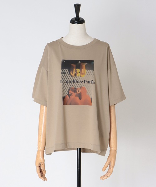 DRESSLAVE(ドレスレイブ)の「perfect balance Tshirt(パーフェクトバランスTシャツ)(Tシャツ/カットソー・レディース・ホワイト/ベージュ・38)」の2枚目の写真