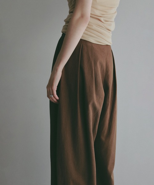 MANOF（マノフ）の「TUCK BARREL PANTS（その他パンツ・レディース・ホワイト/ブラック/ブラウン・S/M）」の18枚目の写真