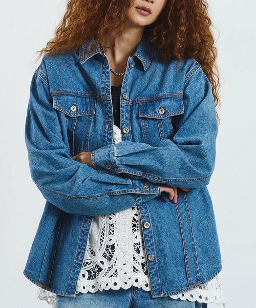 ROSE BUD(ローズバッド)の「CREOLME/DENIM L/S SHIRT(シャツ/ブラウス・レディース・ライトインディゴブルー/ブラック・ONE SIZE)」の2枚目の写真